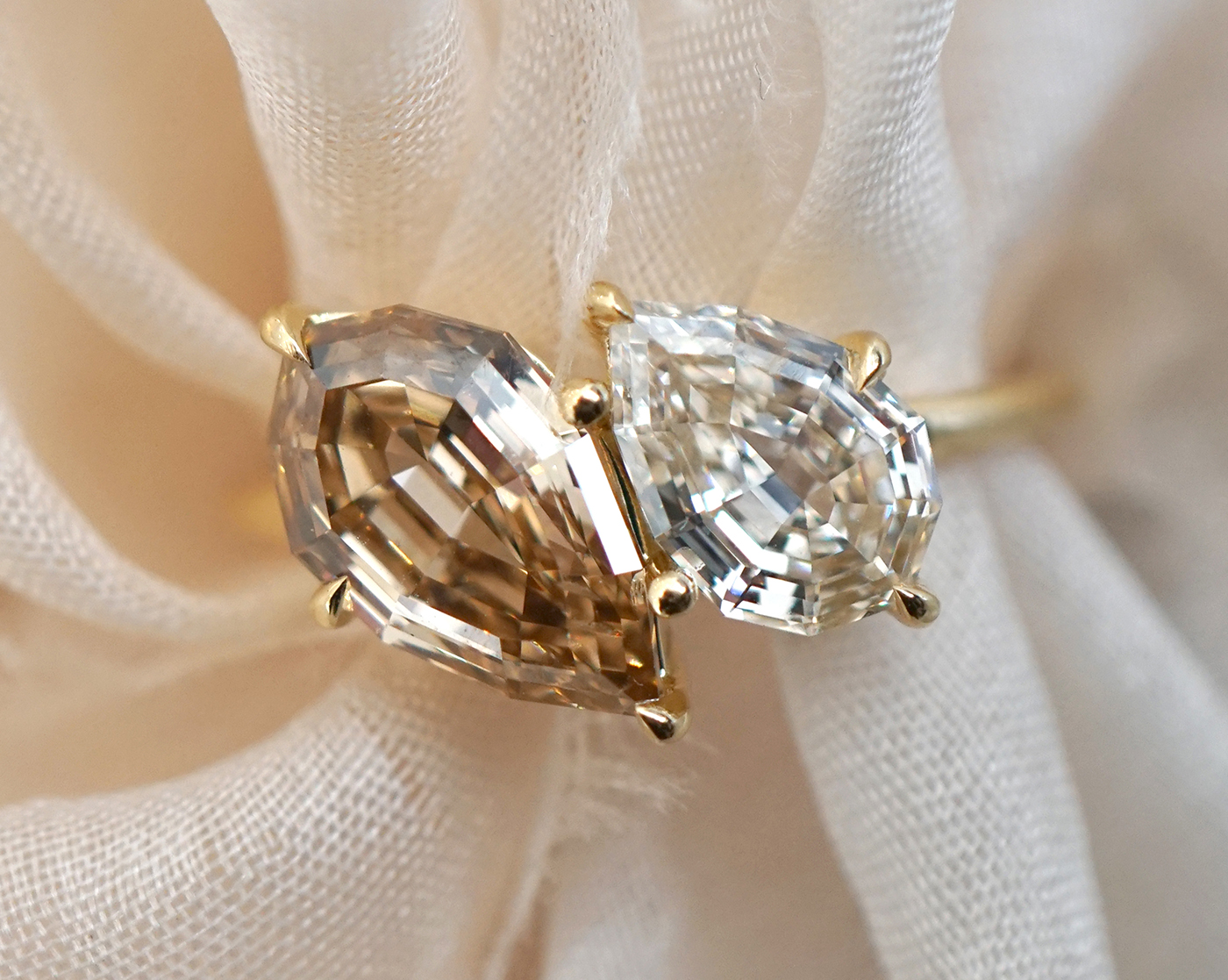 Princess-Cut Dual-Tone Diamond Engagement Ring | R1059WP | Valina  Engagement Rings