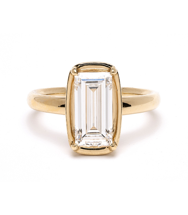 Couscous Chemie houd er rekening mee dat Chloe - 2.26ct Baguette LITHOS Lab Grown Diamond Engagement Ring